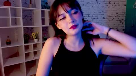 Snapshot of noeva_ chatting on 10-16-25, 11:50 Noeva online show from 10-16-25, 11:50