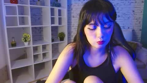 Snapshot of noeva_ chatting on 10-25-25, 12:29 Noeva online show from 10-25-25, 12:29