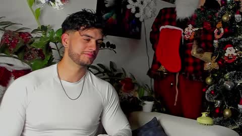 Snapshot of noha_miler chatting on 12-18-24, 12:32 kevin online show from 12-18-24, 12:32