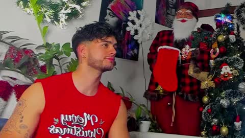 Snapshot of noha_miler chatting on 12-19-24, 12:13 kevin online show from 12-19-24, 12:13