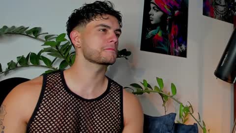 Snapshot of noha_miler chatting on 01-18-25, 12:13 kevin online show from 01-18-25, 12:13