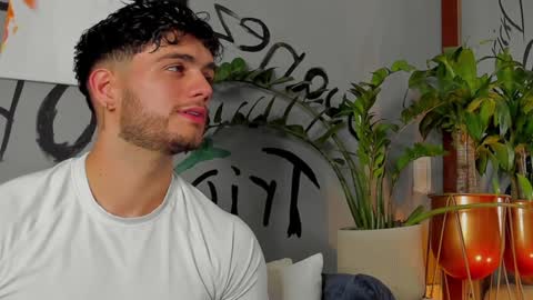 Snapshot of noha_miler chatting on 02-09-25, 03:22 kevin online show from 02-09-25, 03:22