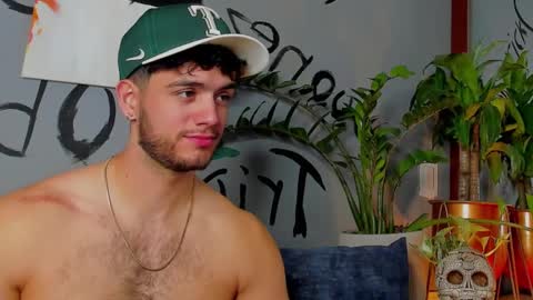 Snapshot of noha_miler chatting on 02-14-25, 12:51 kevin online show from 02-14-25, 12:51