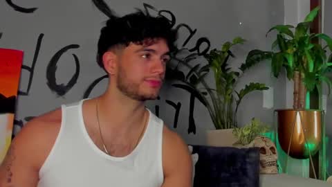 Snapshot of noha_miler chatting on 02-24-25, 04:16 kevin online show from 02-24-25, 04:16