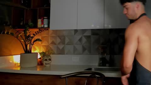 Snapshot of noha_miler chatting on 02-25-25, 12:36 kevin online show from 02-25-25, 12:36