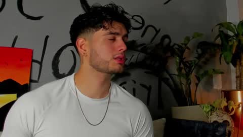 Snapshot of noha_miler chatting on 02-27-25, 06:53 kevin online show from 02-27-25, 06:53