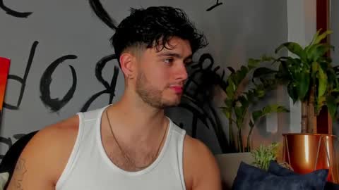 Snapshot of noha_miler chatting on 03-01-25, 12:07 kevin online show from 03-01-25, 12:07