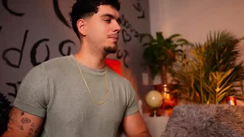 Snapshot of noha_miler chatting on 09-14-25, 10:31 kevin online show from 09-14-25, 10:31