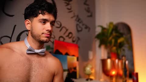 Snapshot of noha_miler chatting on 11-03-25, 12:35 kevin online show from 11-03-25, 12:35