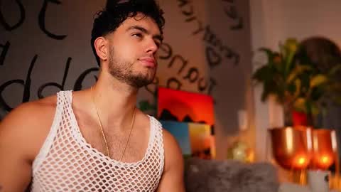 Snapshot of noha_miler chatting on 11-07-25, 07:47 kevin online show from 11-07-25, 07:47