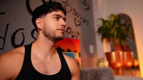 Snapshot of noha_miler chatting on 12-03-25, 11:14 kevin online show from 12-03-25, 11:14