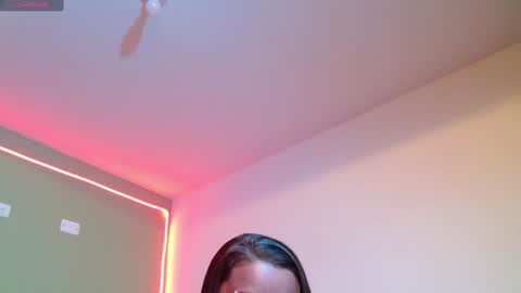 Snapshot of noha_thomson chatting on 01-24-25, 09:47 Noha Thomson online show from 01-24-25, 09:47