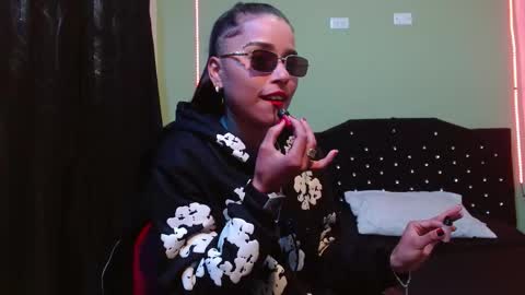 Snapshot of noha_thomson chatting on 10-04-25, 08:18 Noha Thomson online show from 10-04-25, 08:18