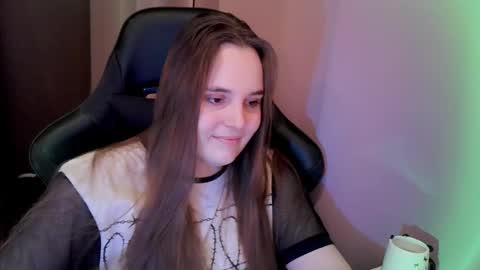 noir_ember_ online show from 12-04-25, 02:48