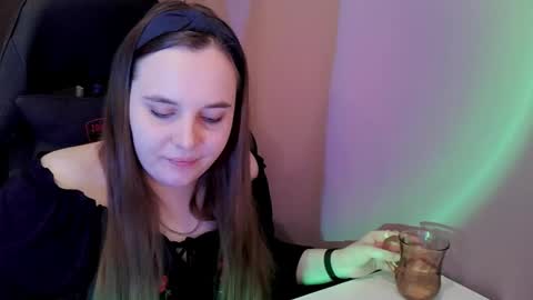 noir_ember_ online show from 02-25-26, 03:54