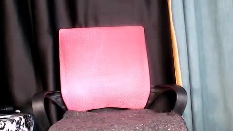 Snapshot of noircandy chatting on 01-29-25, 07:04 Noir Thats My Name Call Me Bablicious online show from 01-29-25, 07:04