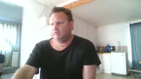 Nollie online show from 10-25-25, 05:59