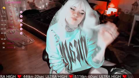 Snapshot of noori_hope chatting on 12-15-24, 12:51 Noori online show from 12-15-24, 12:51
