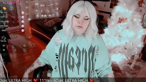 Snapshot of noori_hope chatting on 01-01-25, 03:13 Noori online show from 01-01-25, 03:13