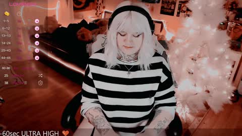 Snapshot of noori_hope chatting on 01-14-25, 10:44 Noori online show from 01-14-25, 10:44