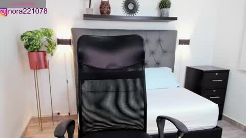 Nora online show from 02-13-25, 05:58