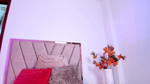 Nora Da Silva online show from 12-14-24, 12:44