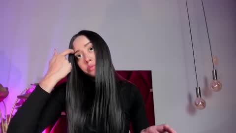 Nora Da Silva online show from 12-17-25, 12:38