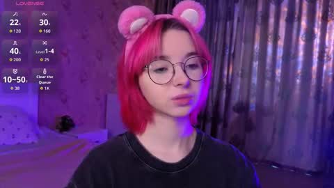 Nora Failure online show from 09-13-25, 10:04