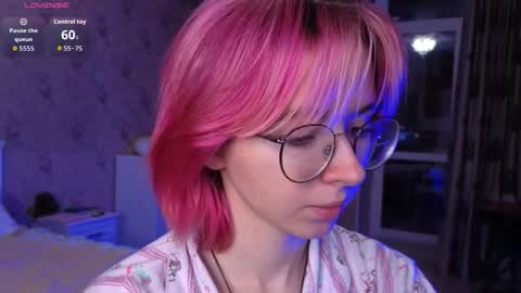 Nora Failure online show from 10-08-25, 01:09