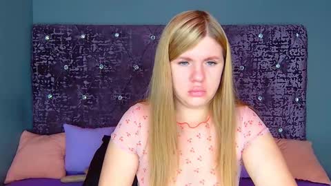 Nora online show from 11-10-25, 01:04