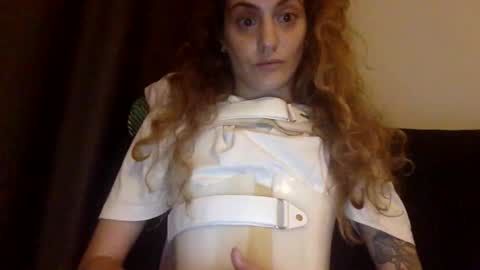 Snapshot of norablues chatting on 10-12-25, 06:18 norablues online show from 10-12-25, 06:18