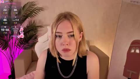 Snapshot of noracollins chatting on 12-16-25, 08:41 Nora online show from 12-16-25, 08:41