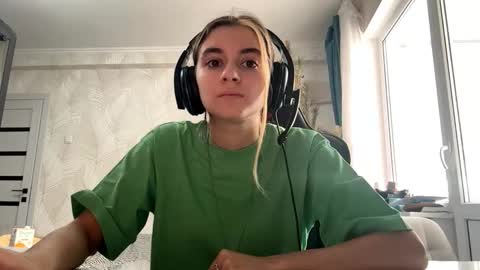 Snapshot of norinefrymyer chatting on 02-25-26, 07:18 Elena online show from 02-25-26, 07:18