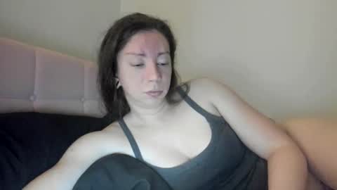 Snapshot of nortar9766 chatting on 11-26-25, 02:12 Emily snow online show from 11-26-25, 02:12