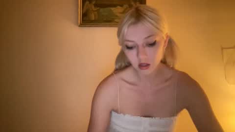 noscandal online show from 09-10-25, 01:38