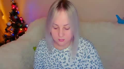 hi glad to chat online show from 12-19-24, 02:35