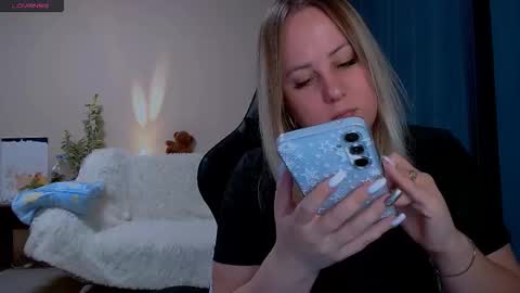 hi glad to chat online show from 12-04-25, 11:19