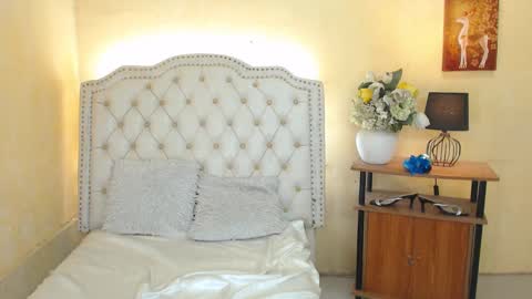 Kyline online show from 12-12-24, 03:43