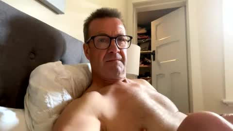 Snapshot of nottsaust chatting on 10-23-25, 12:21 Nottsaust online show from 10-23-25, 12:21