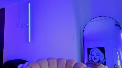 Nova Salvatore online show from 03-18-26, 01:31