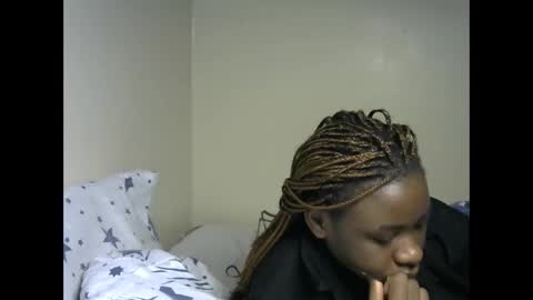 Snapshot of novaah chatting on 09-19-25, 02:18 novaah online show from 09-19-25, 02:18