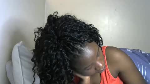 Snapshot of novaah chatting on 10-13-25, 02:06 novaah online show from 10-13-25, 02:06