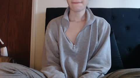 Olivia online show from 12-31-24, 05:18