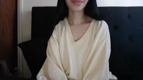 Olivia online show from 11-23-25, 04:40