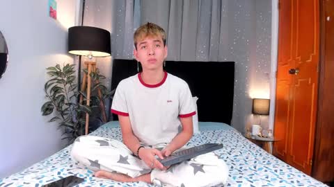 NovayBrian online show from 02-05-25, 04:27