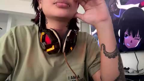 Snapshot of noxarcanee chatting on 02-09-25, 10:43 Goth Darling online show from 02-09-25, 10:43