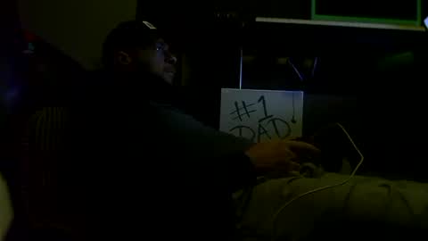 Awwwww Hey Sweetie Pies. Welcome To The Sweetie Pie Lounge. Enjoy The Dad-Cast. SweetCorny Fun-loving Dad Talk. online show from 11-29-25, 10:24