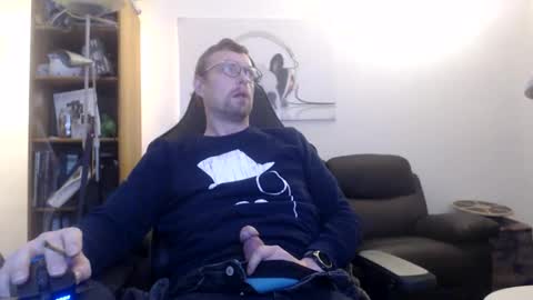 nursefan online show from 11-17-25, 05:41