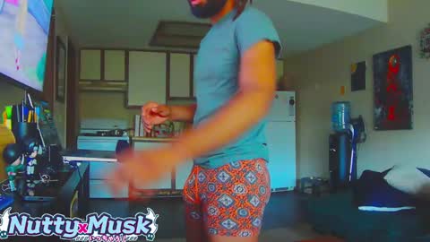 Snapshot of nuttyxmusk chatting on 09-13-25, 02:17 Check the links online show from 09-13-25, 02:17