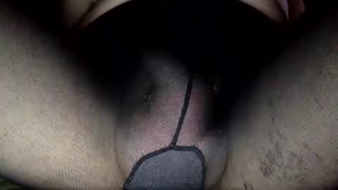 Snapshot of nylon2412 chatting on 12-28-24, 08:04 nylon2412 online show from 12-28-24, 08:04